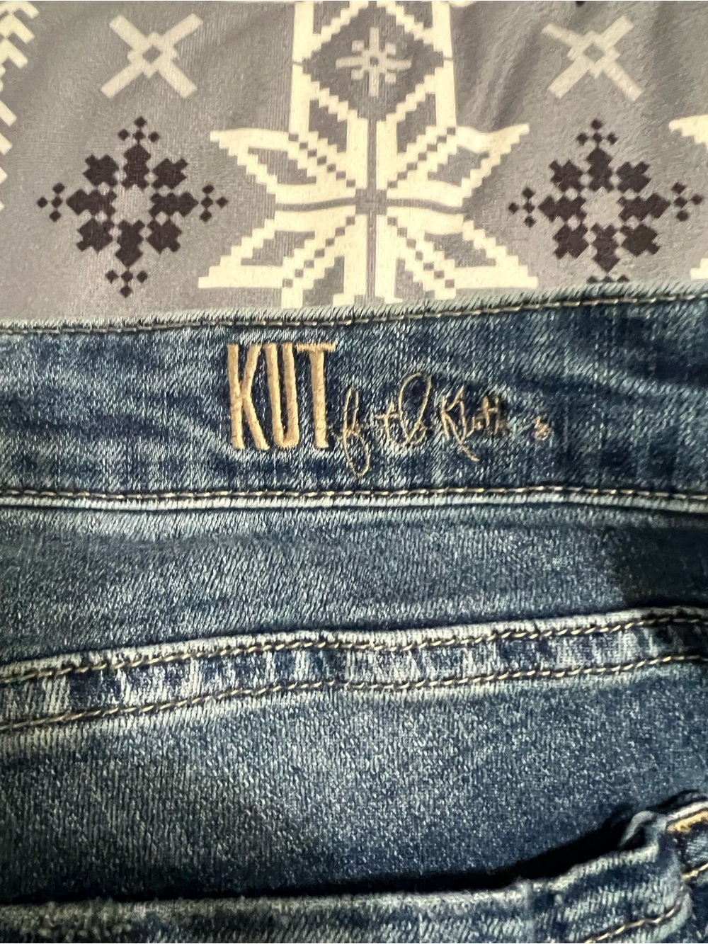 Kut from the Kloth Blue Straight-Leg Jeans with Turtle Patch - Picture 7 of 9